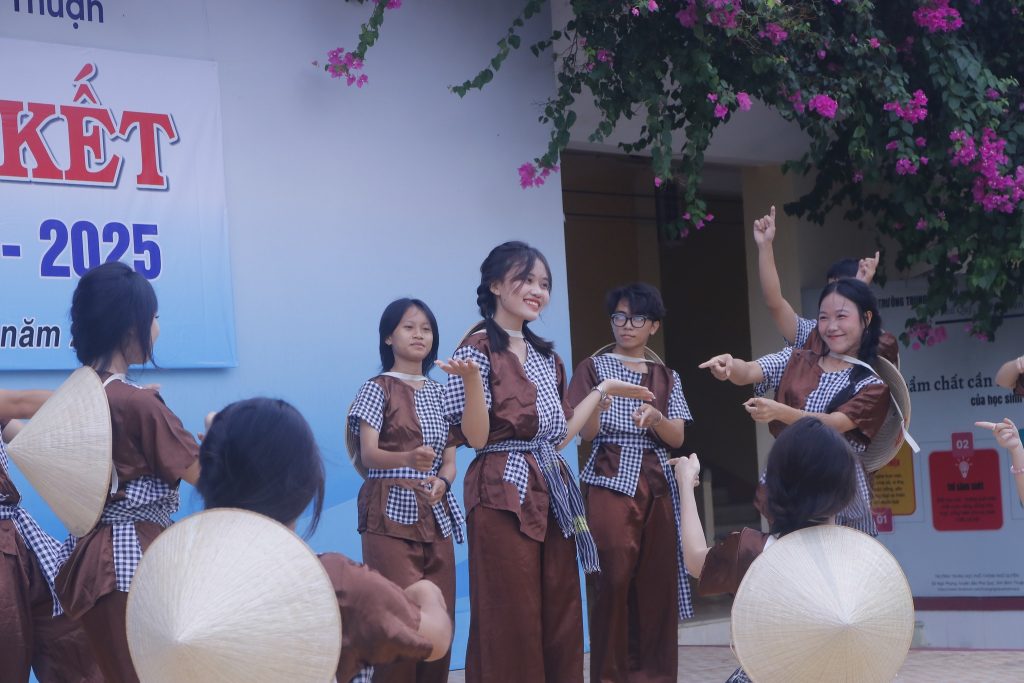 NQers hứng khởi chào mùa hè 2025